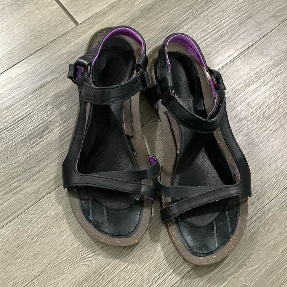 Teva Black Leather Cabrillo Universal Wedge Sandals    size 7.5
